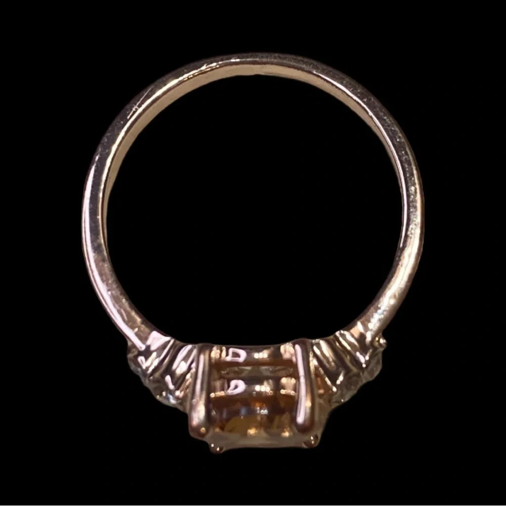 None features •ring